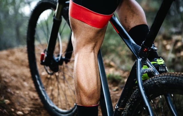 tick-prevention-mtb-legs