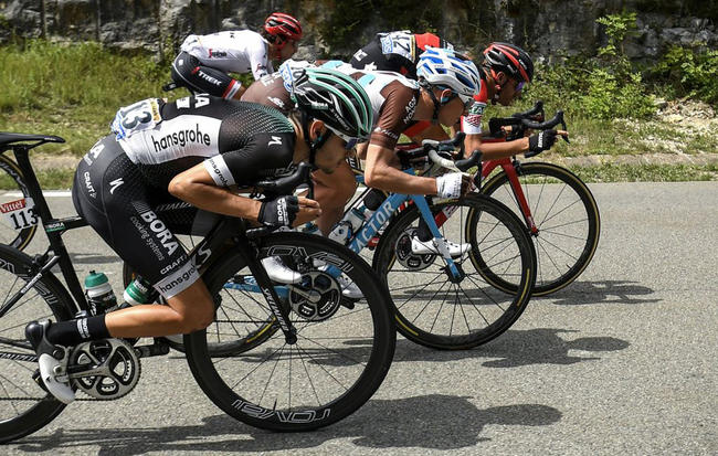 descending-aero-gettyimages-810761424