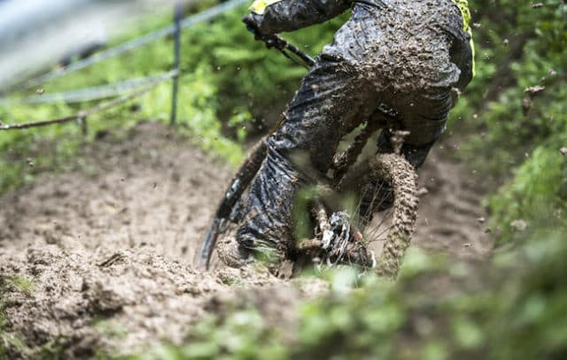 Muddy-clothes_0