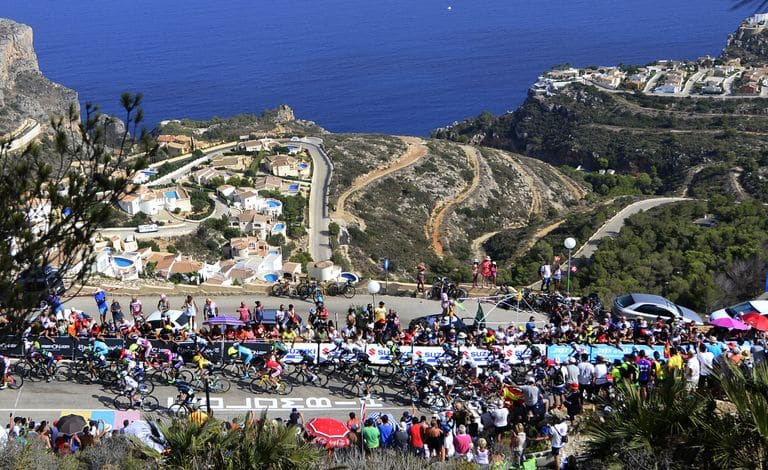 the-pack-rides-druing-the-nineth-stage-of-the-2015-vuelta-news-photo-485930864-1565894684
