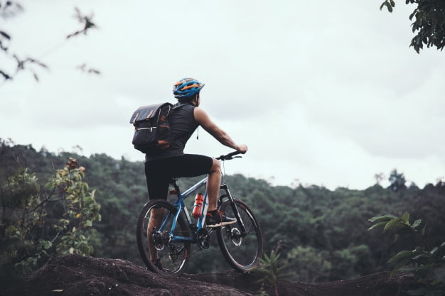 cyclist-sunny-day-bike-adventure-travel-photo_1150-7513
