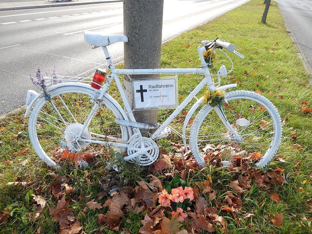 1024px-20191105.Petersburger_Straße,_Dresden.-011