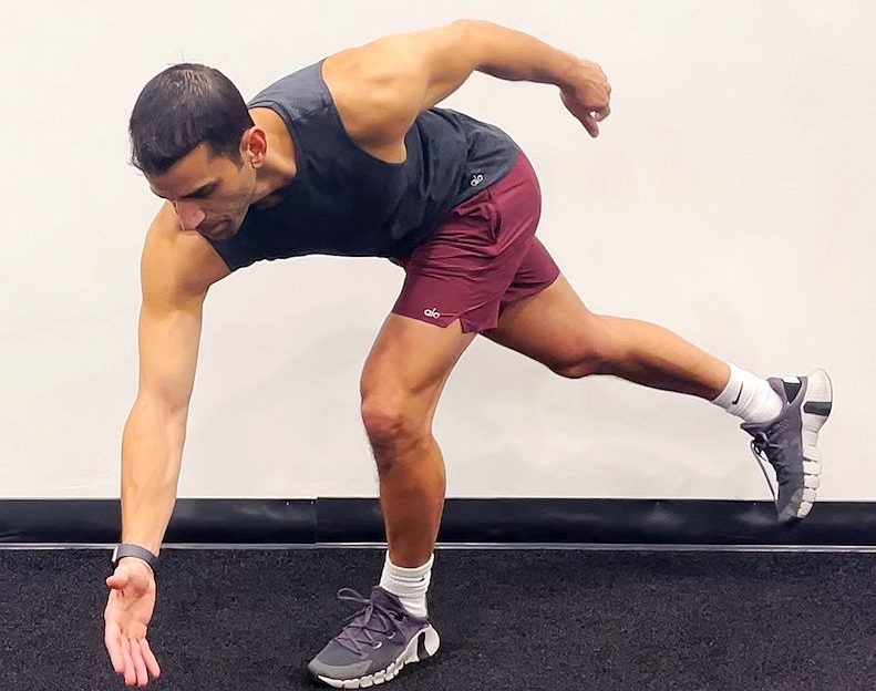 single-leg-deadlift-with-rotation-1666978392