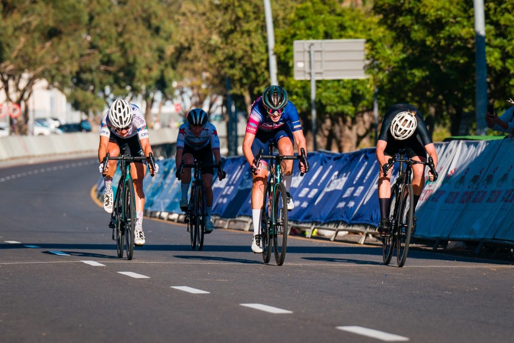 Tiffany Keep wins the 2024 Cape Town Cycle Tour in a photo finish.