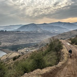 Cycling in Lesotho - the descent into Katse Dam