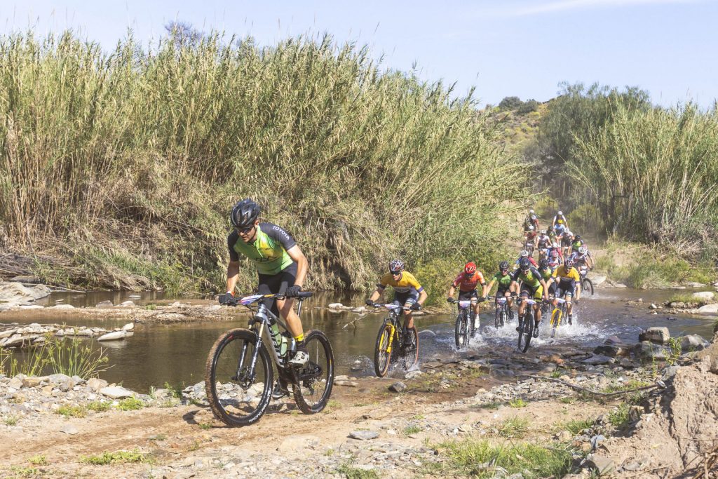 Arno du Toit (leading) put the PYGA Euro Steel team under pressure from the off, in the hope of forcing a mistake from the men in the yellow First Ascent leaders’ jerseys. Photo by Oakpics.com.