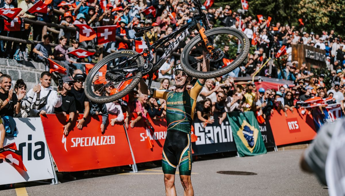 Alan Hatherly winning the 2025 World Championships on the Giant Anthem Advanced SL SE